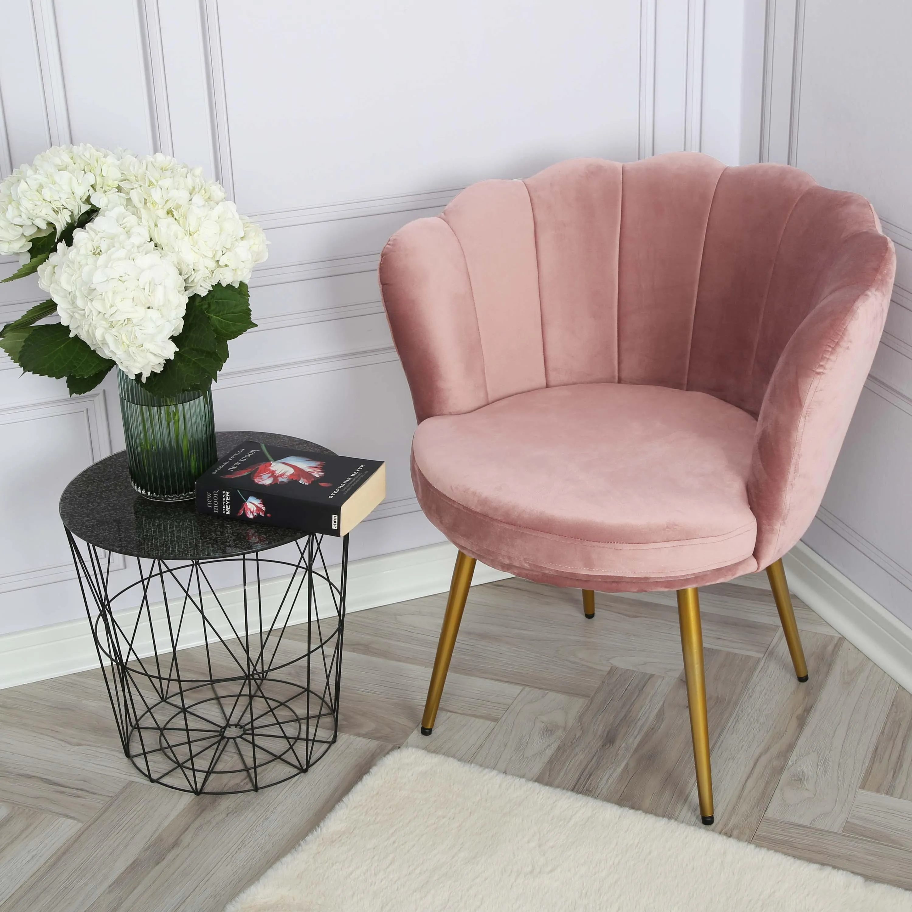 Flora accent chair - scalloped - blush pink