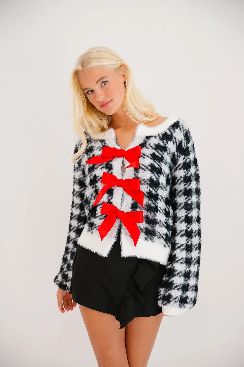 HOLIDAY SEASON HOUNDSTOOTH CARDIGAN