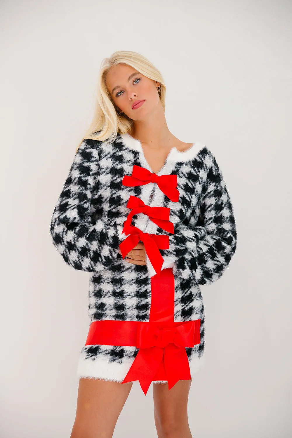 HOLIDAY SEASON HOUNDSTOOTH CARDIGAN