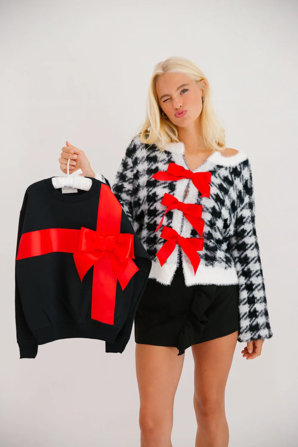 HOLIDAY SEASON HOUNDSTOOTH CARDIGAN