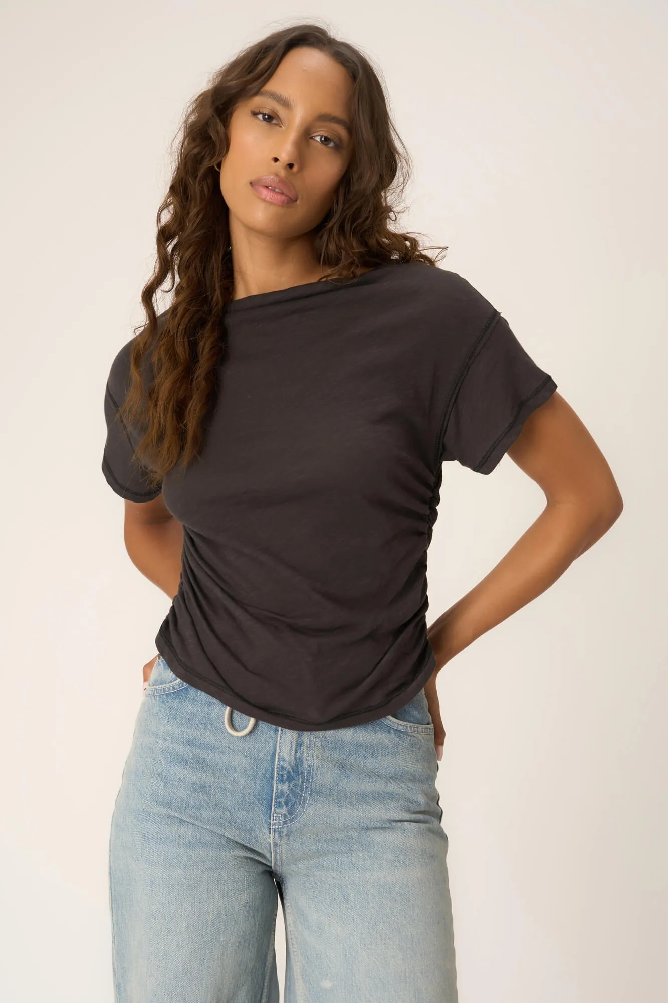 Vivi Side Ruched Tee - Washed Black